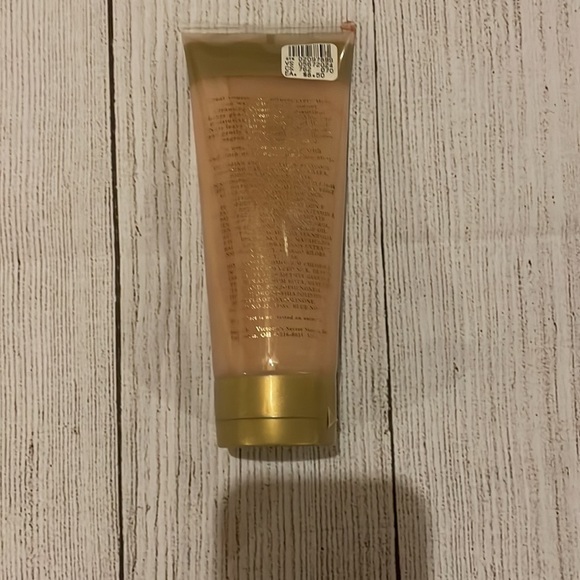 NWT VINTAGE Victoria’s Secret Raspberry Glacé Cleansing Cream​ - Picture 2 of 2